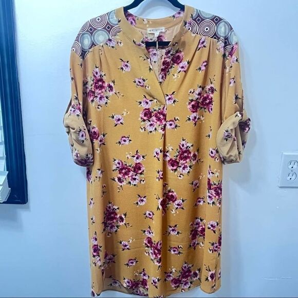 KINdom Shirt Dress‎ w/Handwoven, Gold/Marroon - Picture 12 of 15